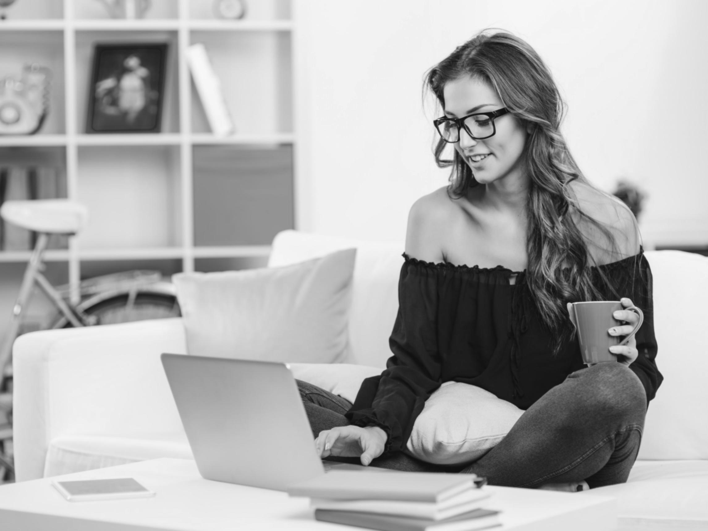 Modern educational platform interface with course materials